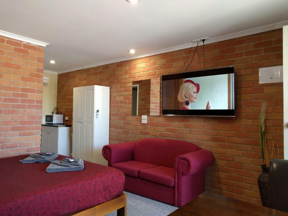 Travellers Inn Kaniva Экстерьер фото
